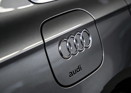The Audi Q3 couldn't open the fuel tank cap when refueling at a gas station